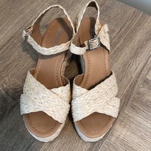 Raffia Crisscross Platform Sandals